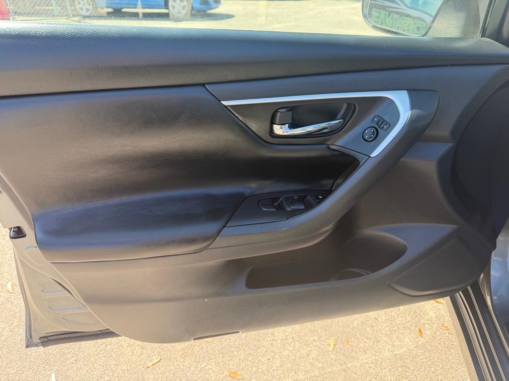 Nissan Altima  2016