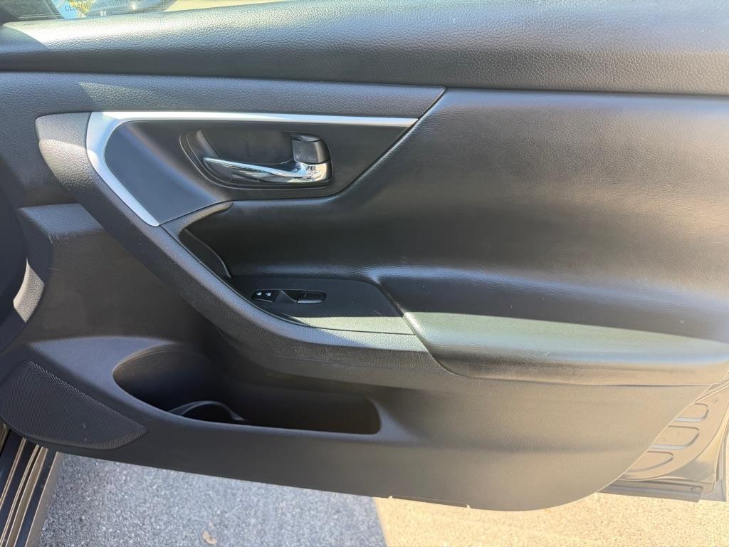 Nissan Altima  2016