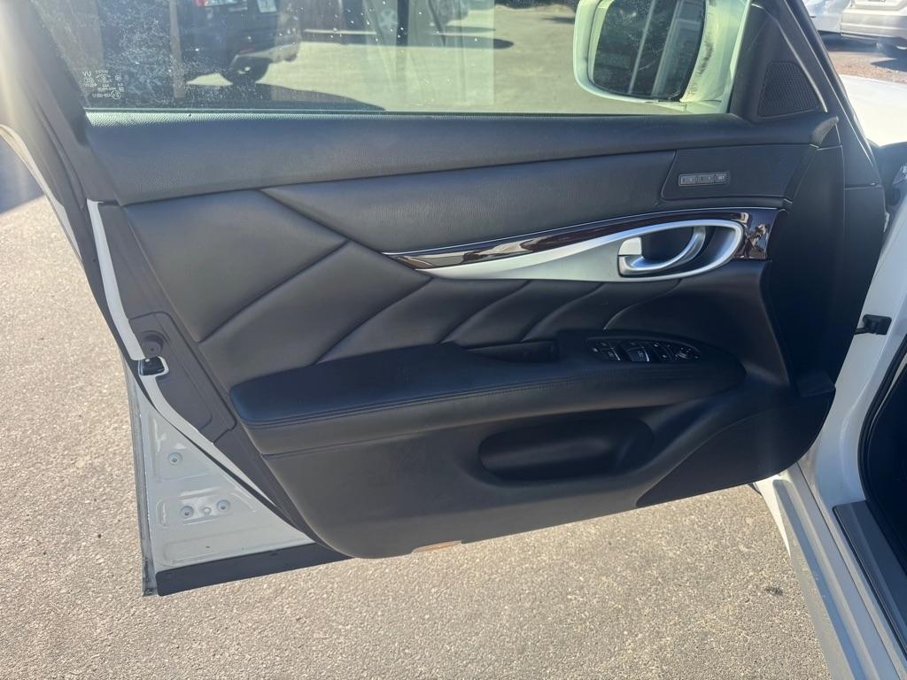 Infiniti M 37 2013
