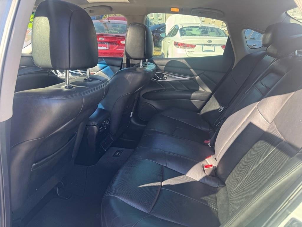 Infiniti M 37 2013