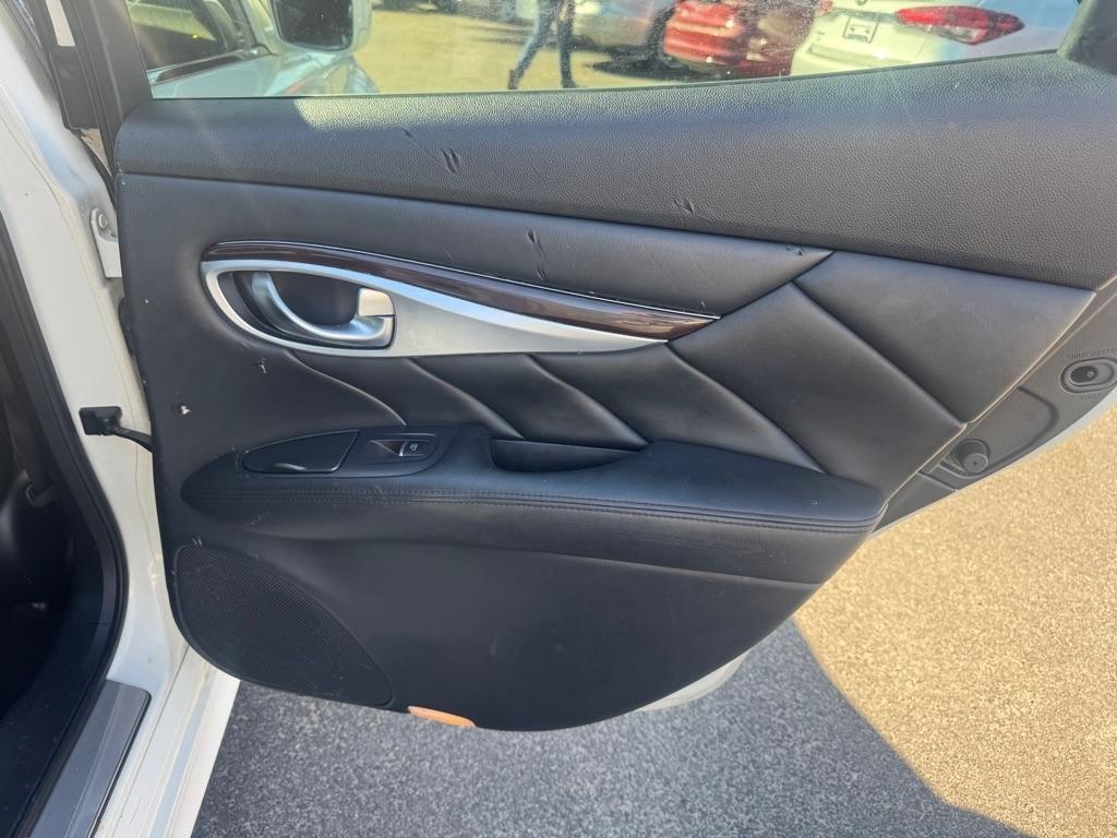 Infiniti M 37 2013