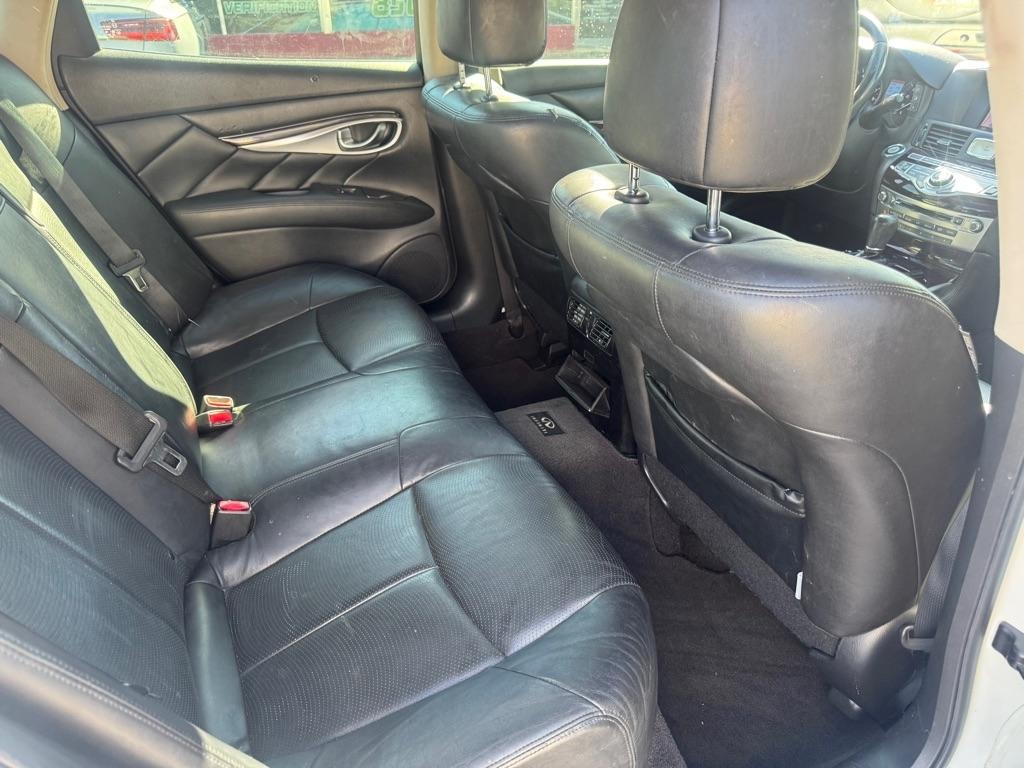 Infiniti M 37 2013