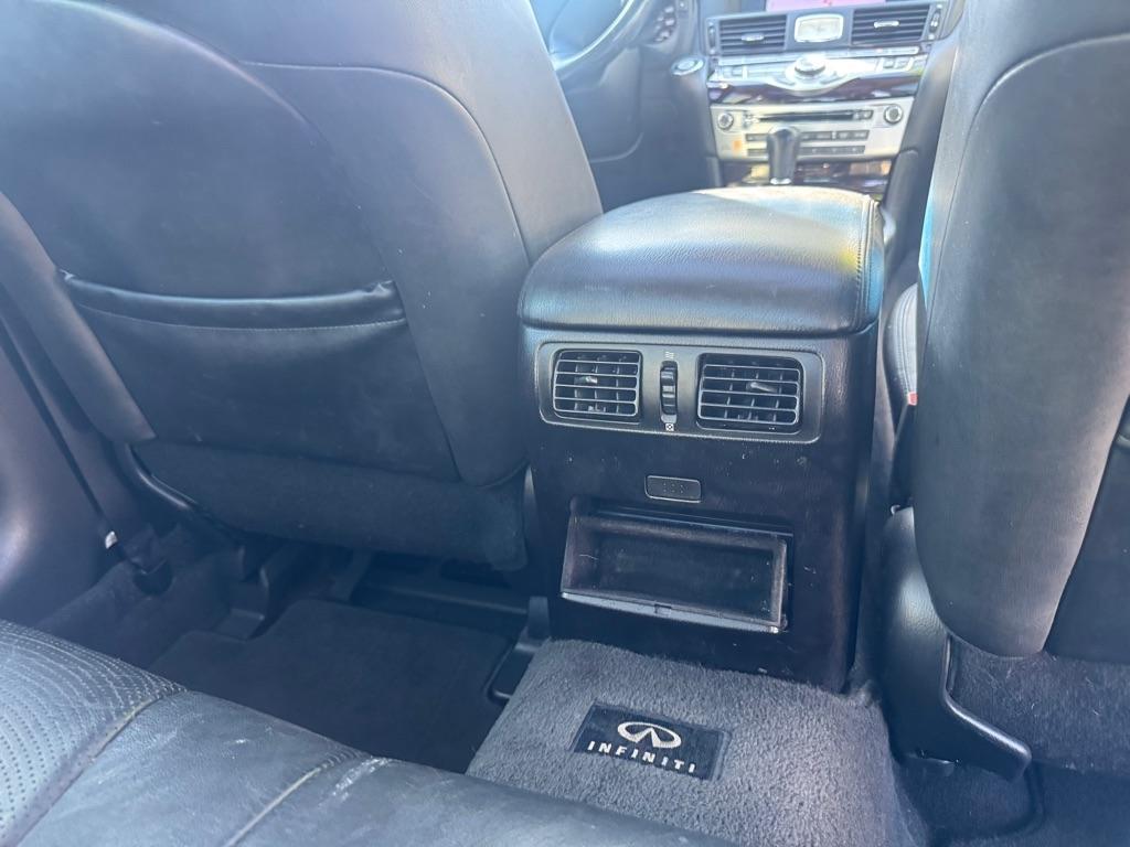 Infiniti M 37 2013