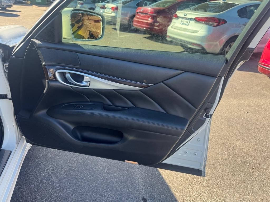 Infiniti M 37 2013