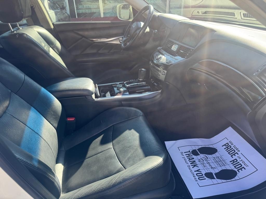 Infiniti M 37 2013