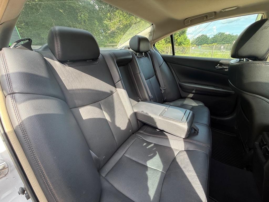 Nissan Maxima SV 2013