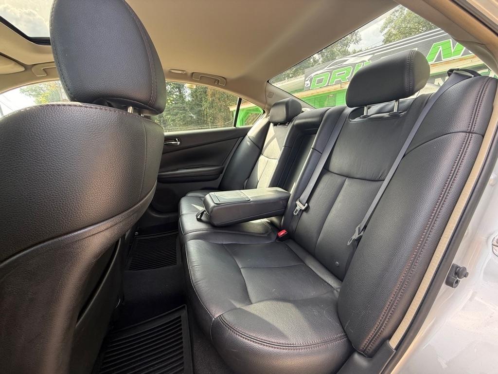 Nissan Maxima SV 2013