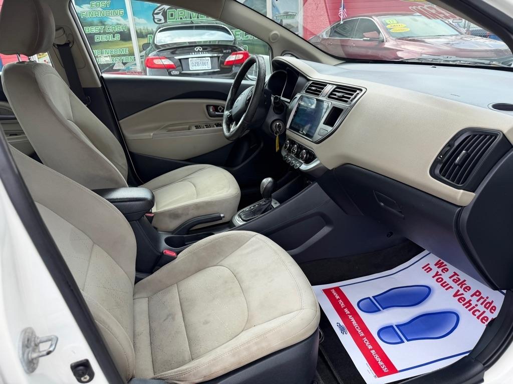 Kia Rio5 EX 2013