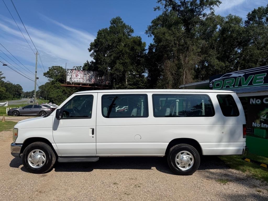Ford Econoline E-350 XL Super Duty Extended 2012