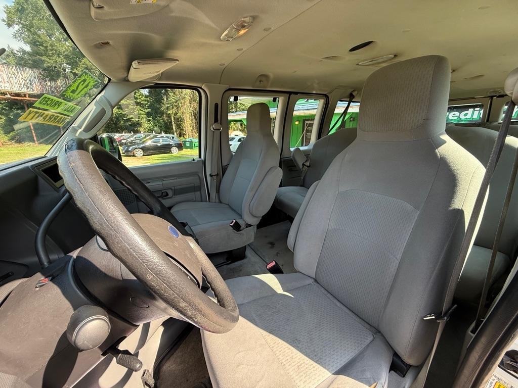 Ford Econoline E-350 XL Super Duty Extended 2012