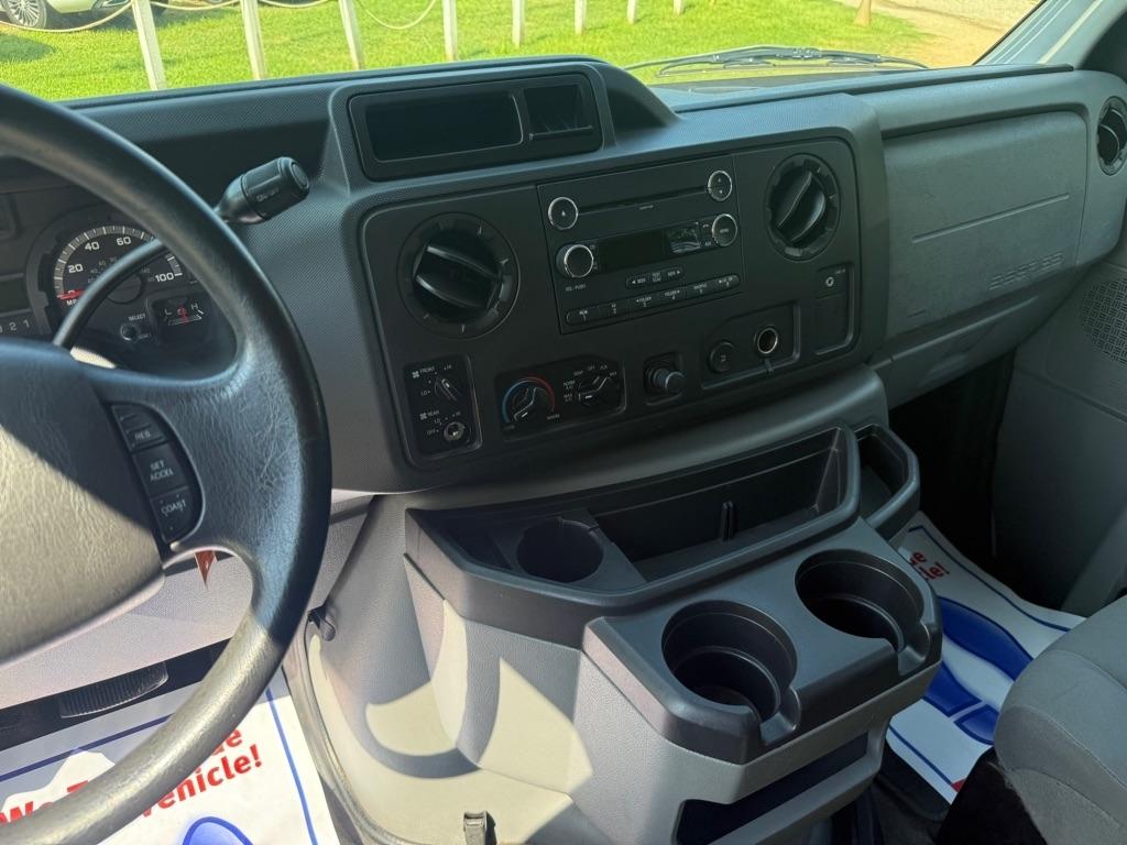Ford Econoline E-350 XL Super Duty Extended 2012