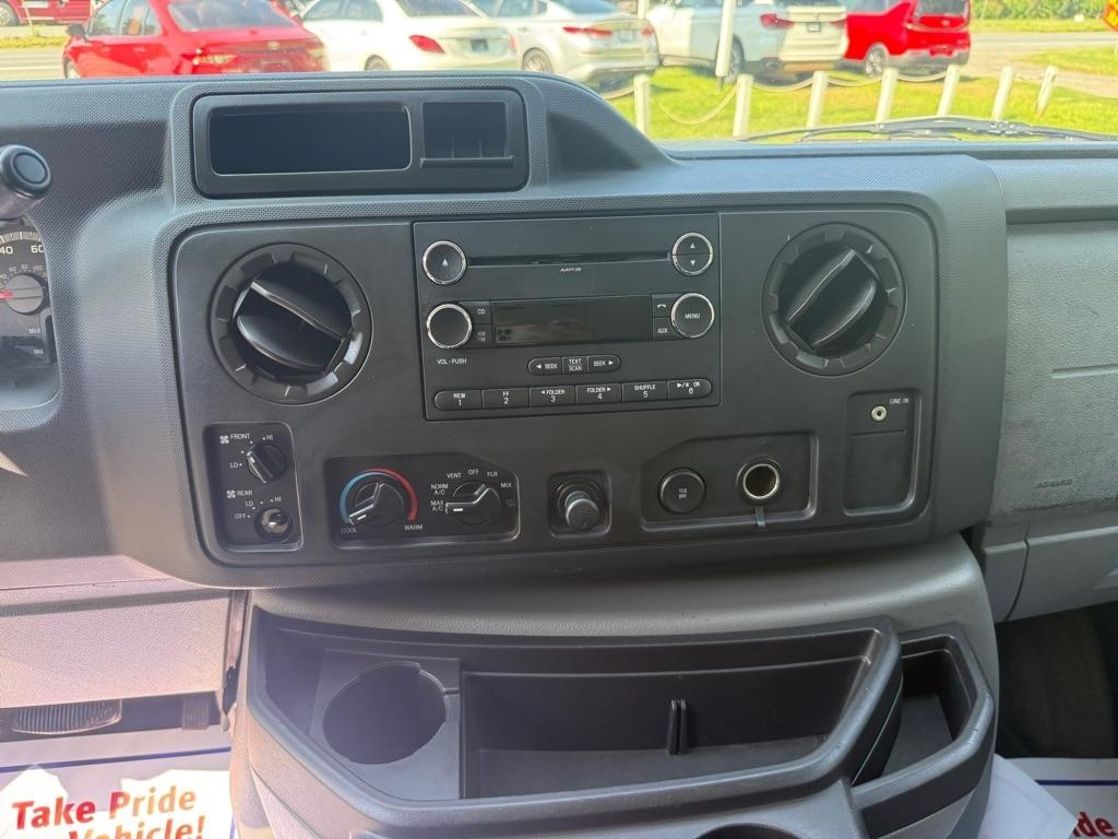 Ford Econoline E-350 XL Super Duty Extended 2012