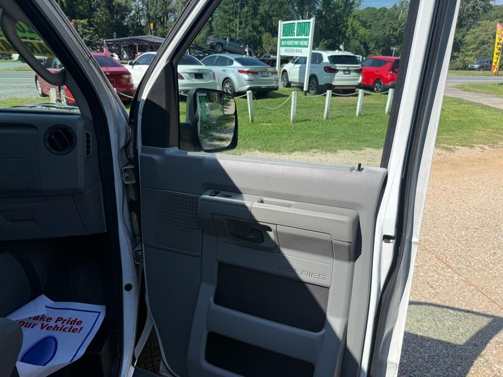 Ford Econoline E-350 XL Super Duty Extended 2012