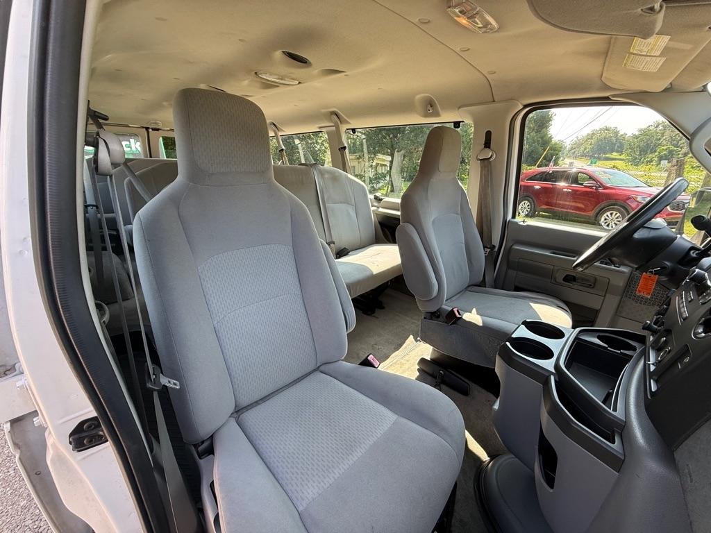 Ford Econoline E-350 XL Super Duty Extended 2012