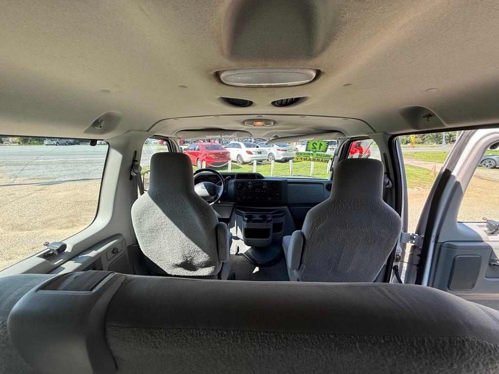 Ford Econoline E-350 XL Super Duty Extended 2012