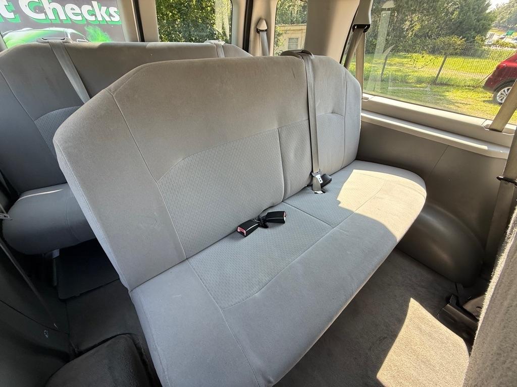 Ford Econoline E-350 XL Super Duty Extended 2012
