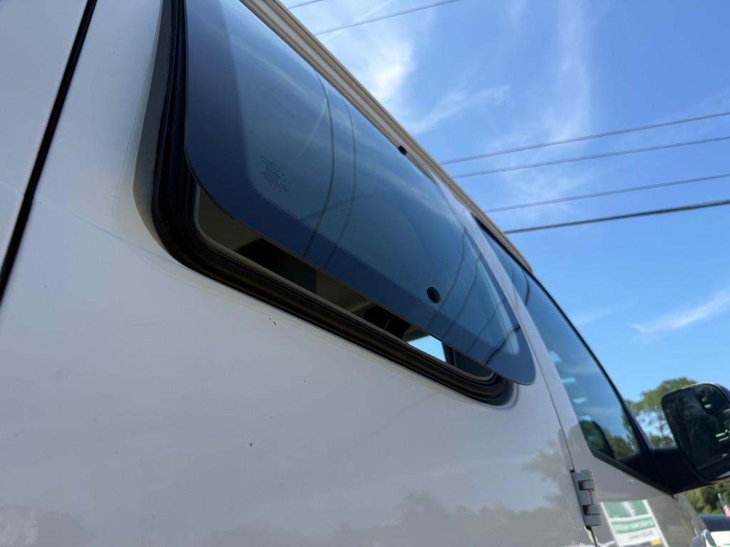 Ford Econoline E-350 XL Super Duty Extended 2012