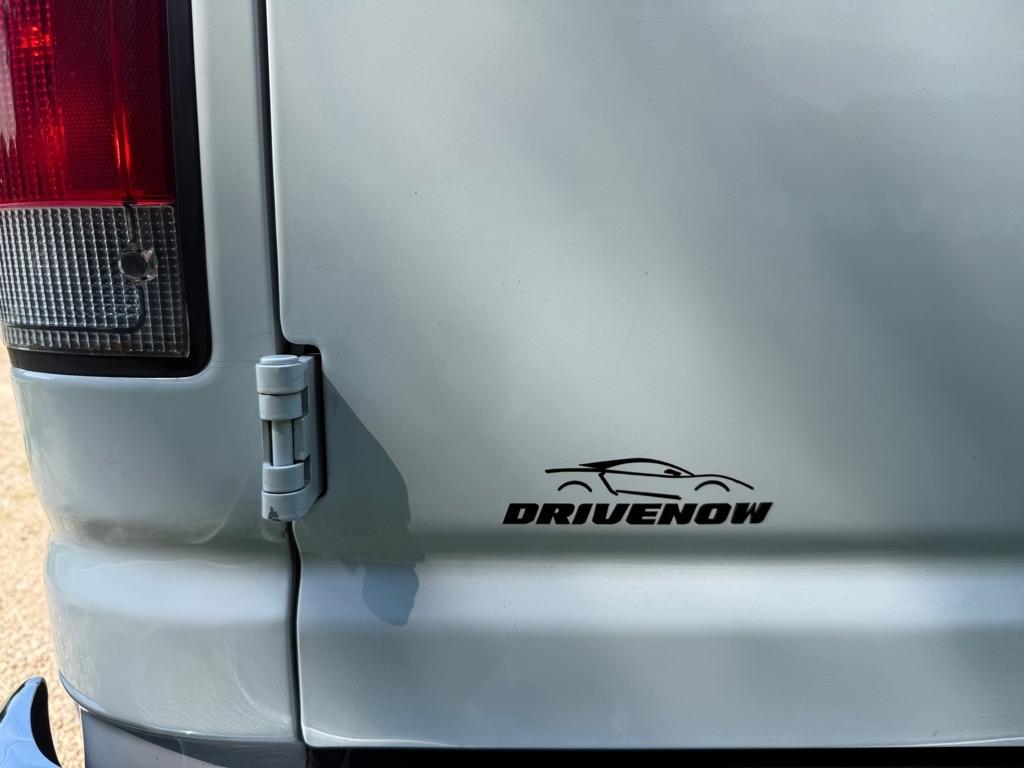 Ford Econoline E-350 XL Super Duty Extended 2012