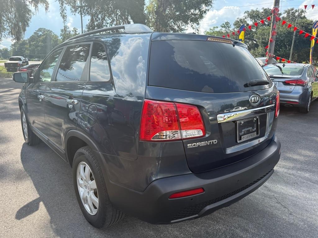 Kia Sorento LX 2WD 2011