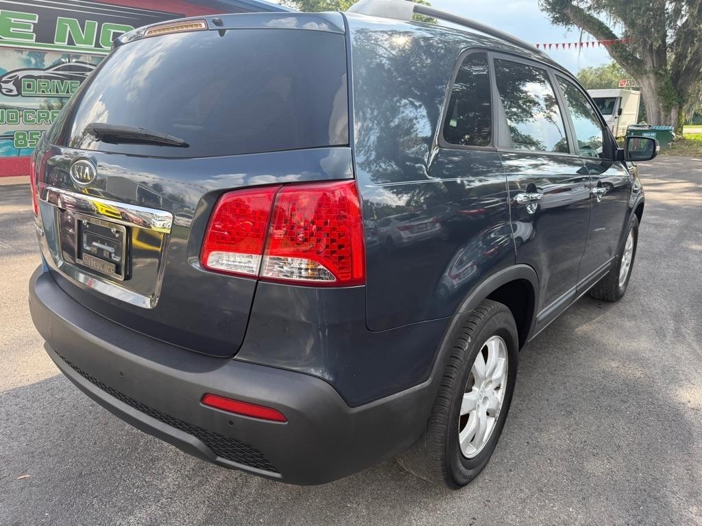 Kia Sorento LX 2WD 2011