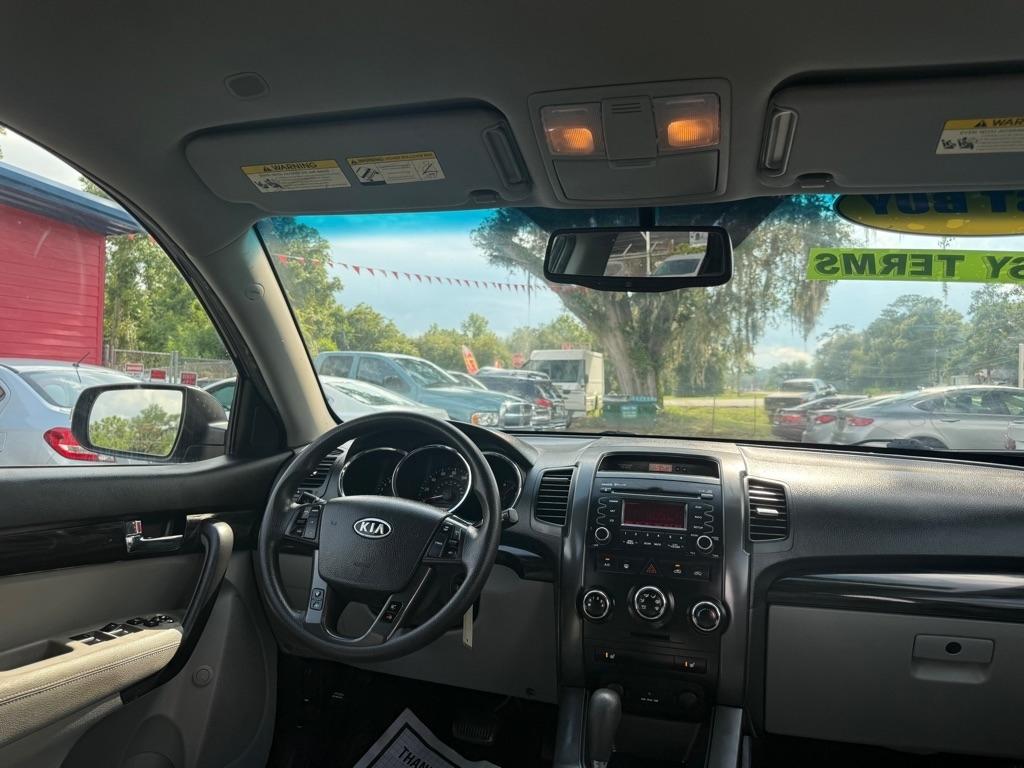 Kia Sorento LX 2WD 2011