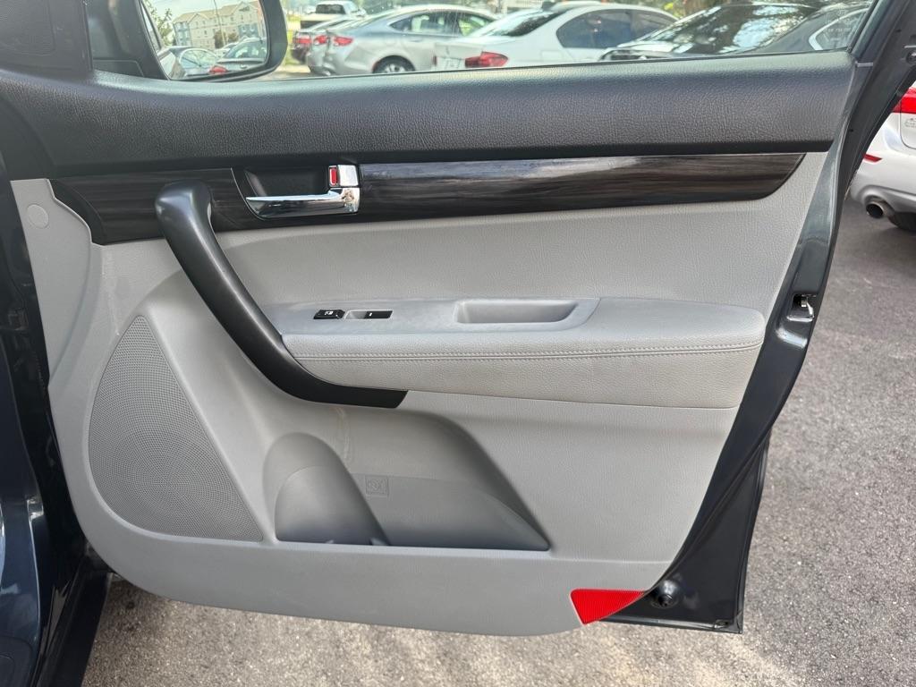 Kia Sorento LX 2WD 2011