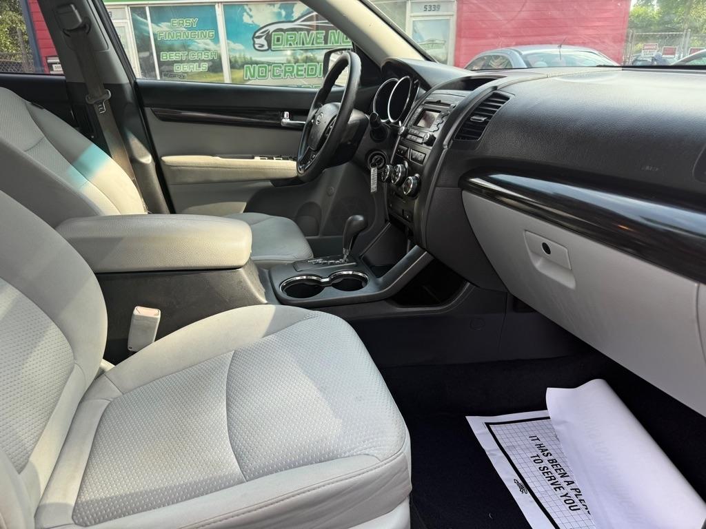 Kia Sorento LX 2WD 2011