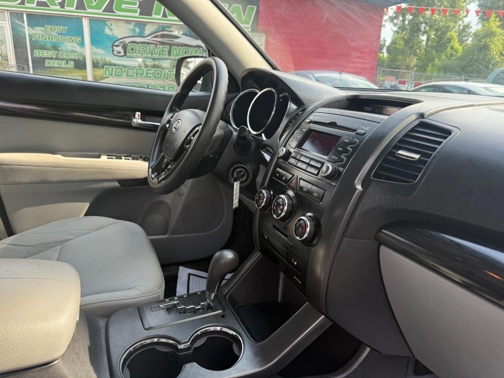 Kia Sorento LX 2WD 2011