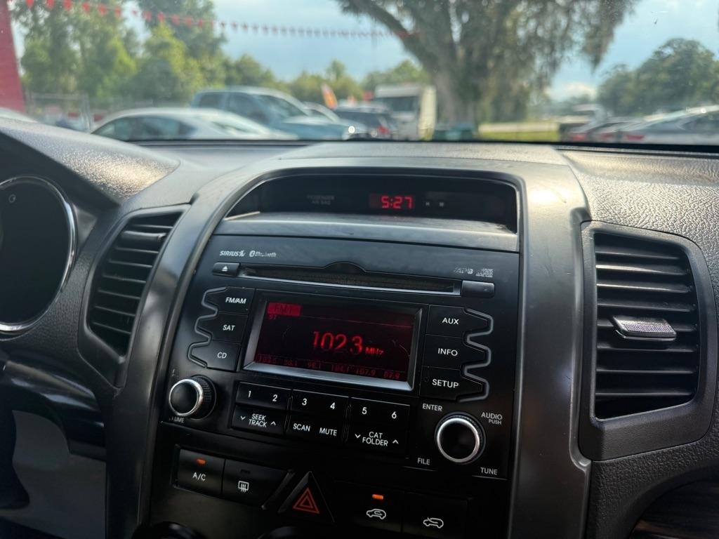 Kia Sorento LX 2WD 2011