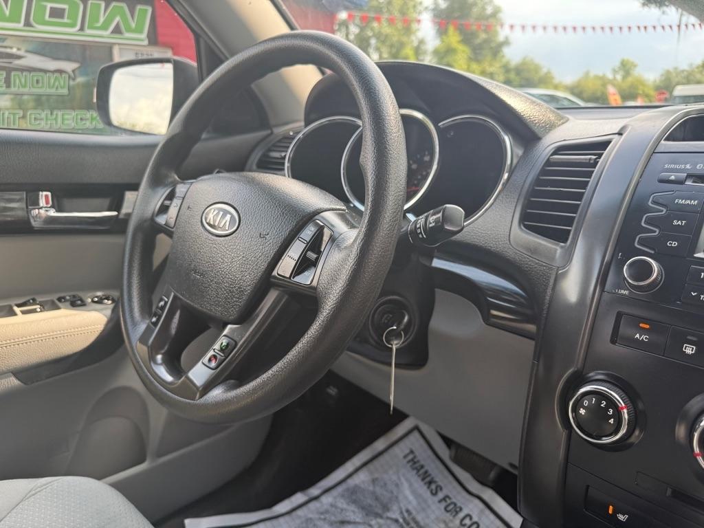 Kia Sorento LX 2WD 2011