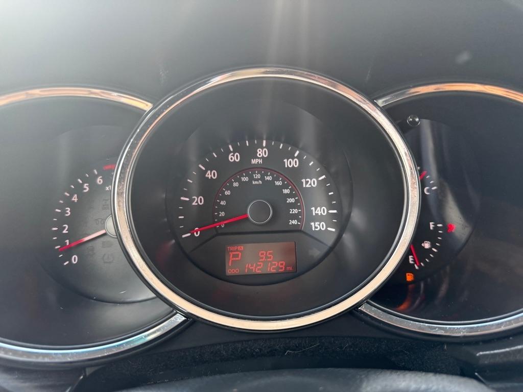 Kia Sorento LX 2WD 2011
