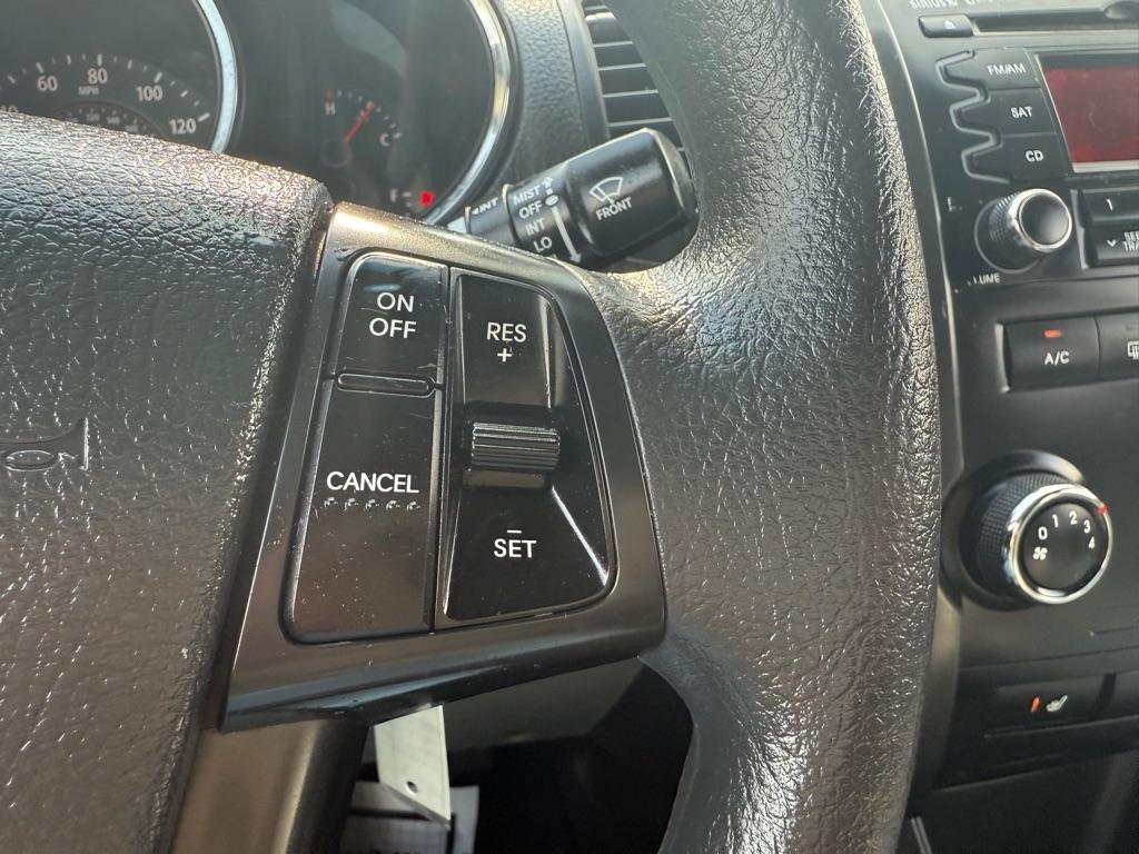 Kia Sorento LX 2WD 2011
