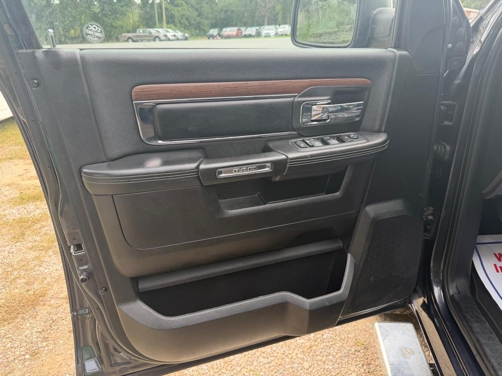 RAM 1500 Laramie Crew Cab SWB 4WD 2013