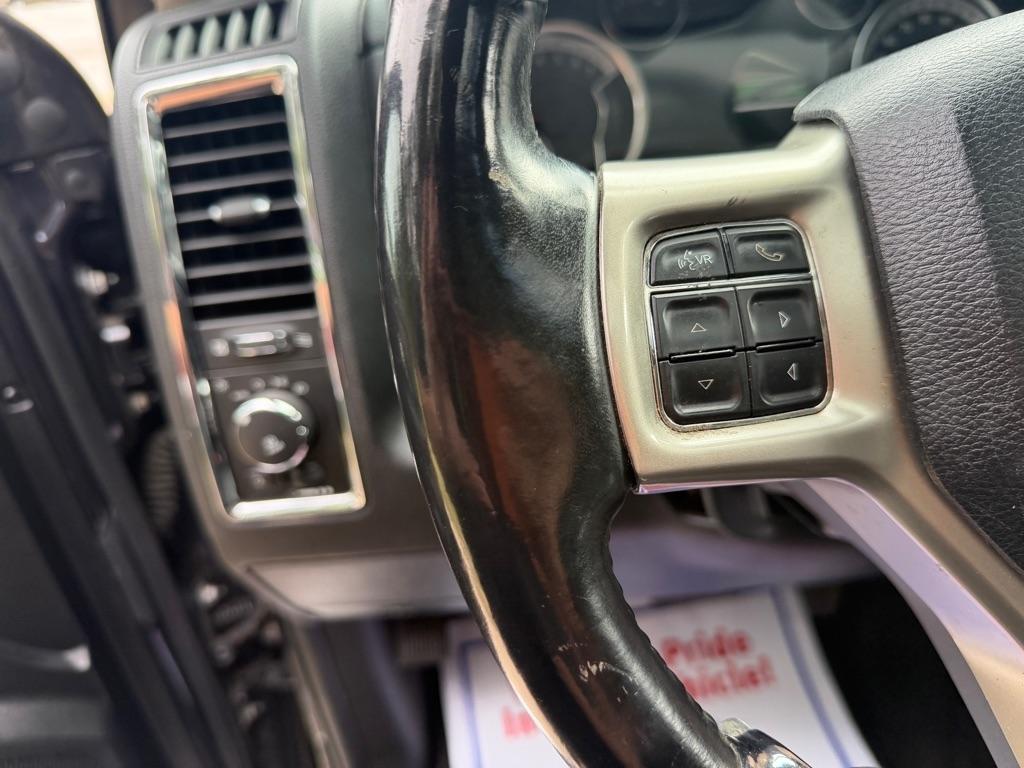 RAM 1500 Laramie Crew Cab SWB 4WD 2013