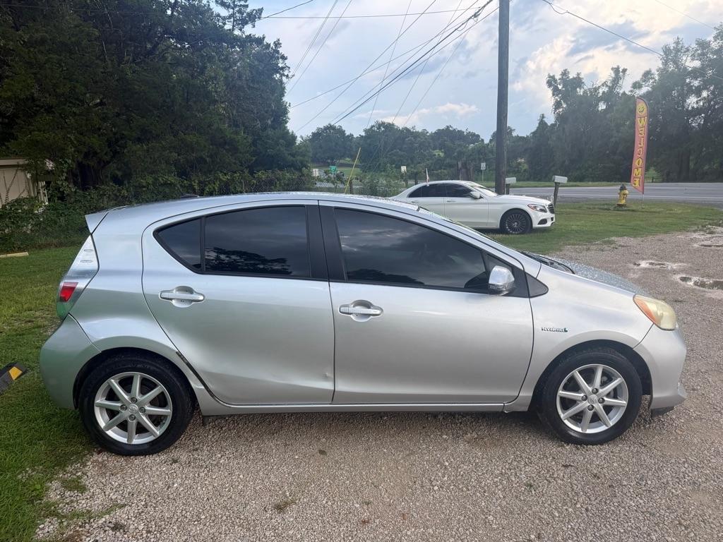 Toyota Prius c Four 2014