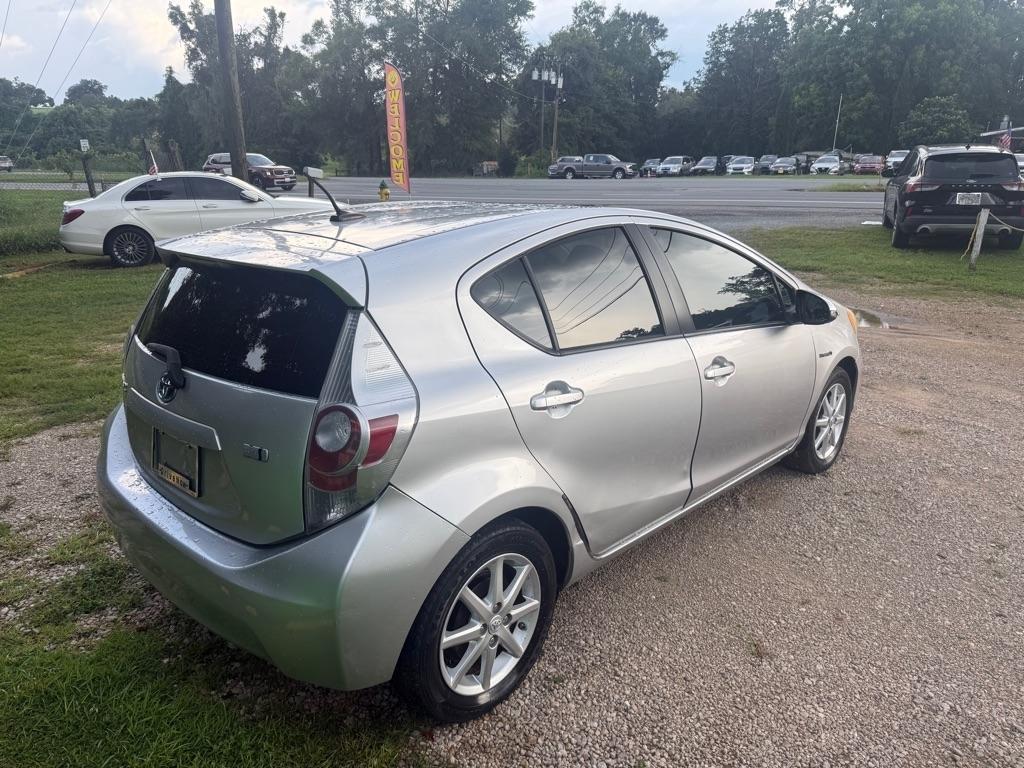 Toyota Prius c Four 2014