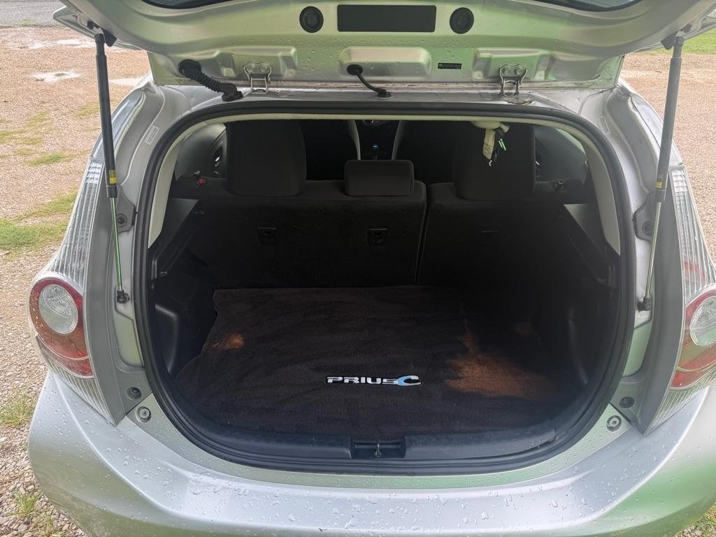 Toyota Prius c Four 2014