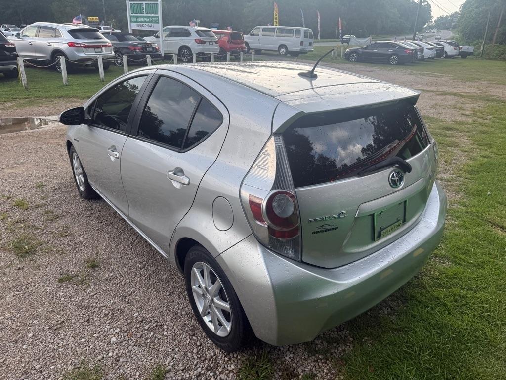 Toyota Prius c Four 2014