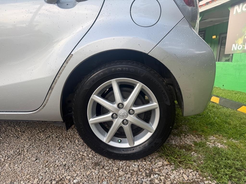 Toyota Prius c Four 2014
