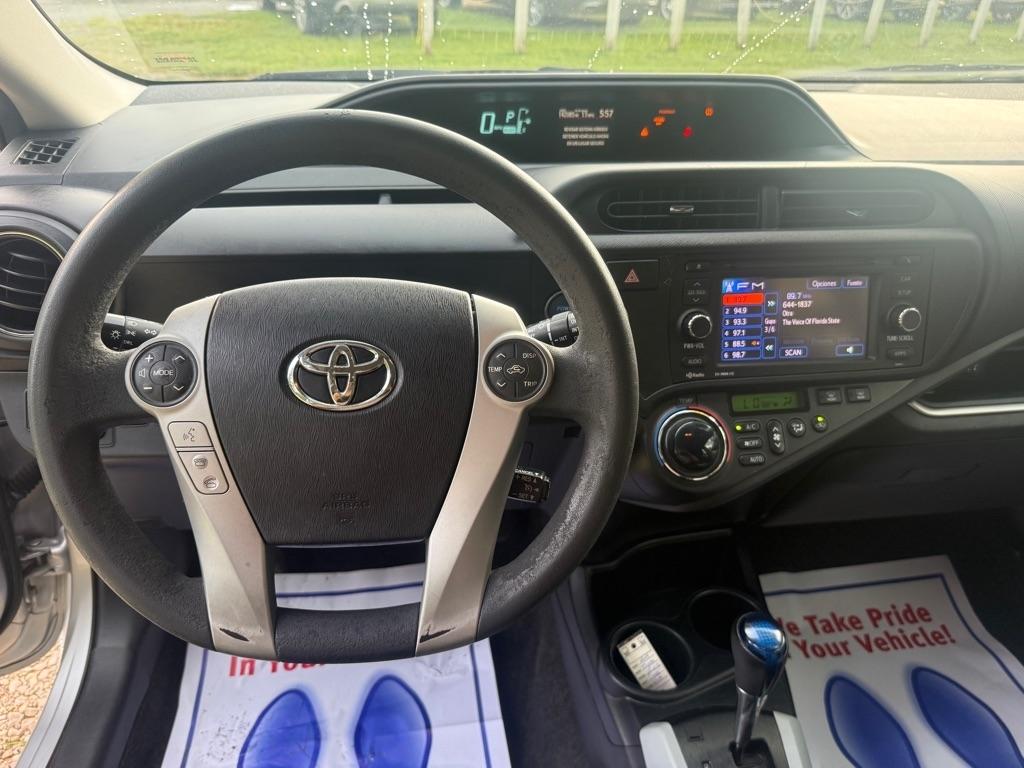 Toyota Prius c Four 2014