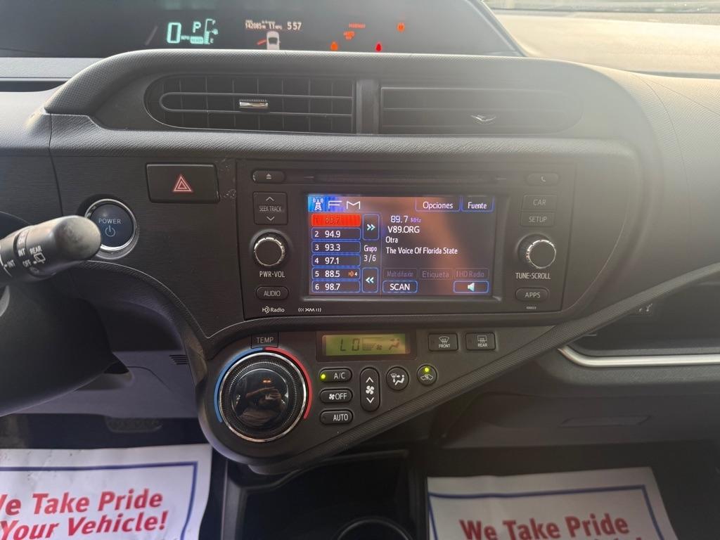 Toyota Prius c Four 2014