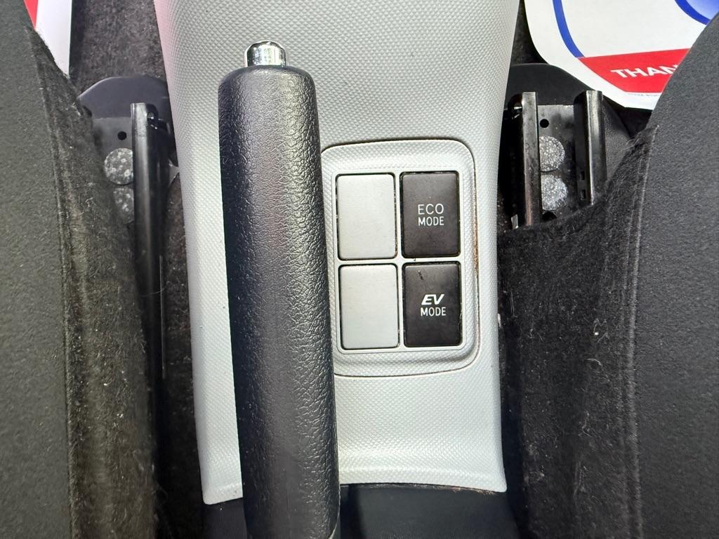 Toyota Prius c Four 2014