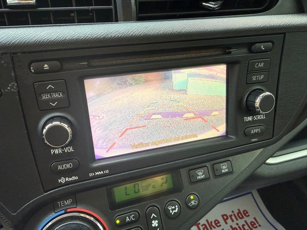 Toyota Prius c Four 2014