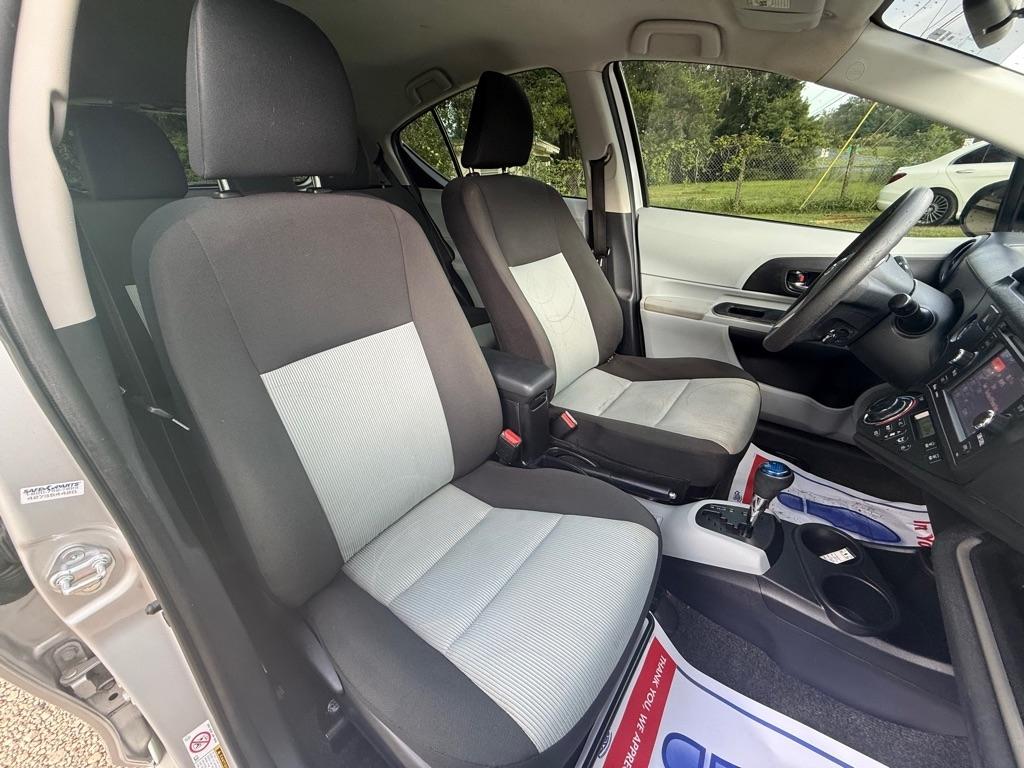 Toyota Prius c Four 2014
