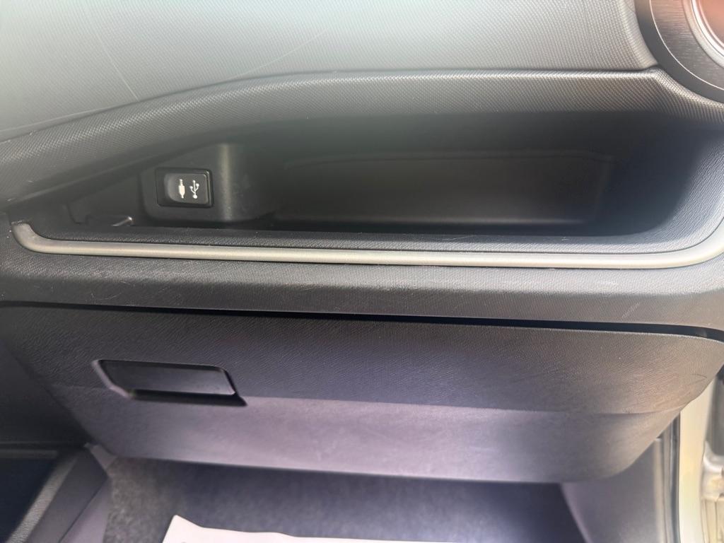 Toyota Prius c Four 2014