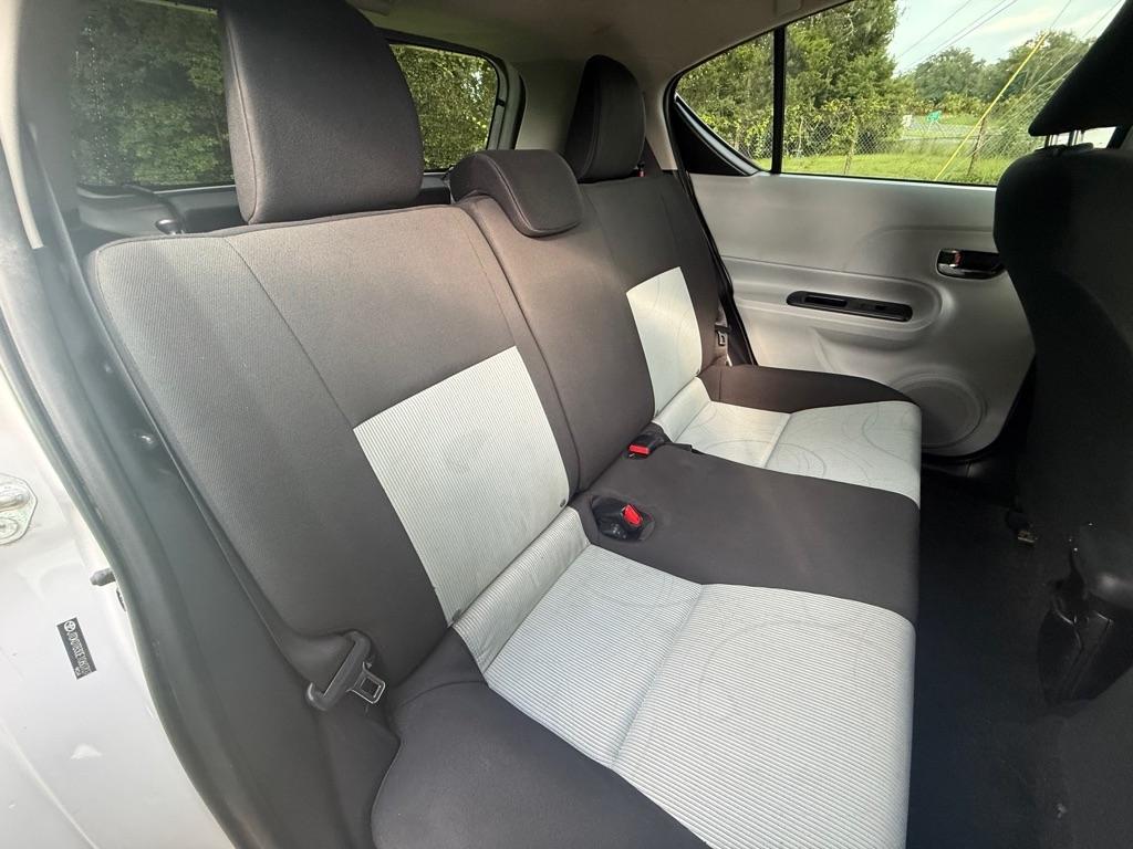 Toyota Prius c Four 2014