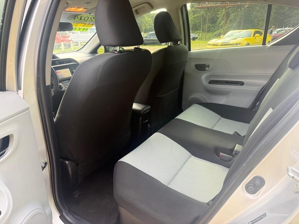 Toyota Prius c Four 2014