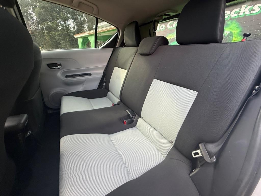 Toyota Prius c Four 2014