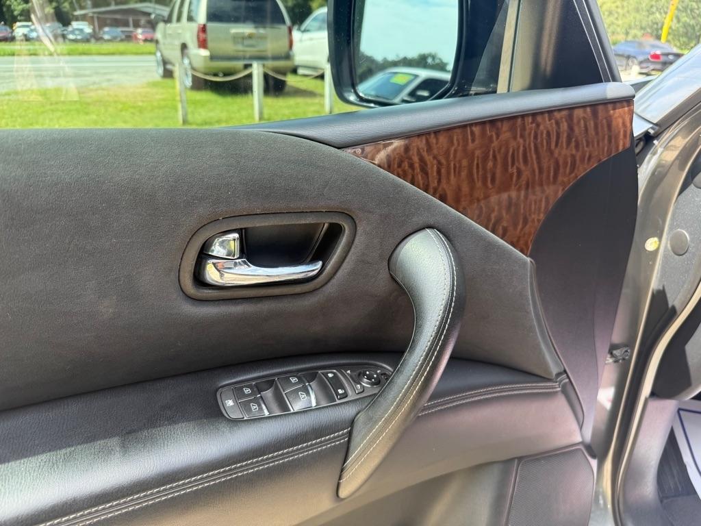 Nissan Armada  2017