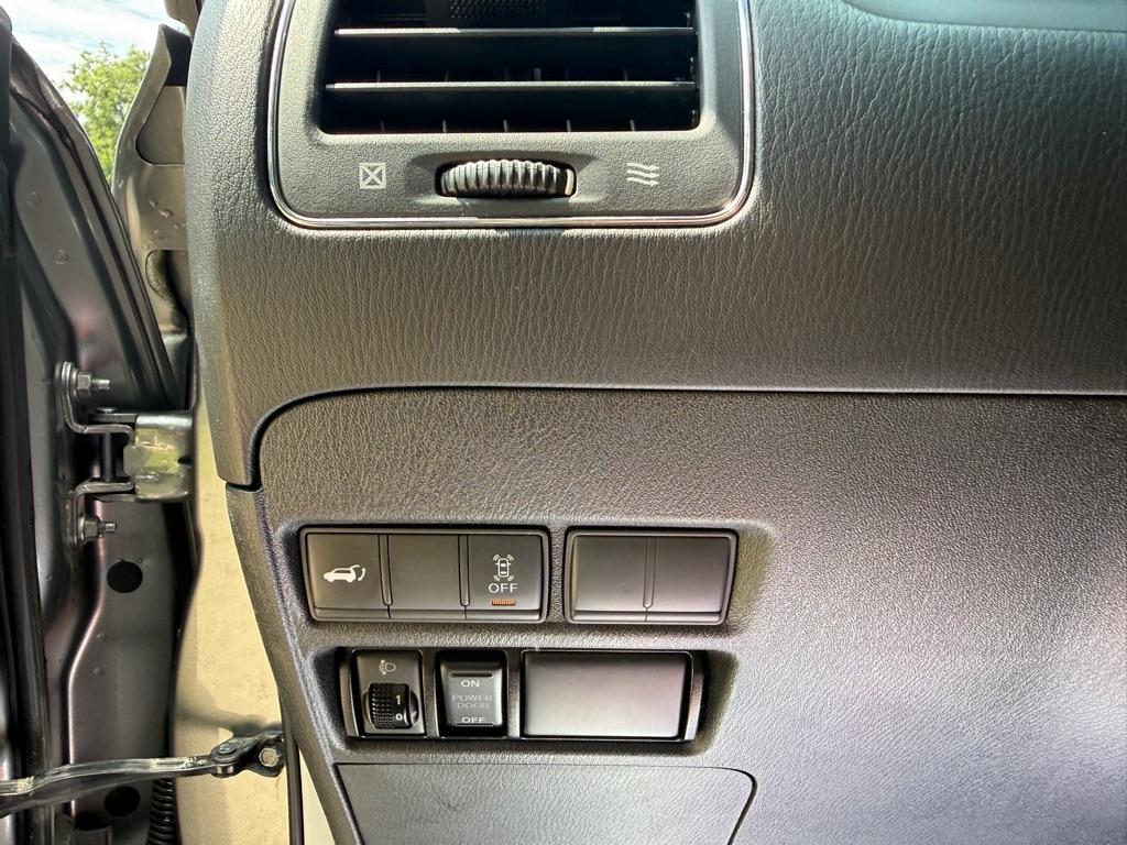 Nissan Armada  2017